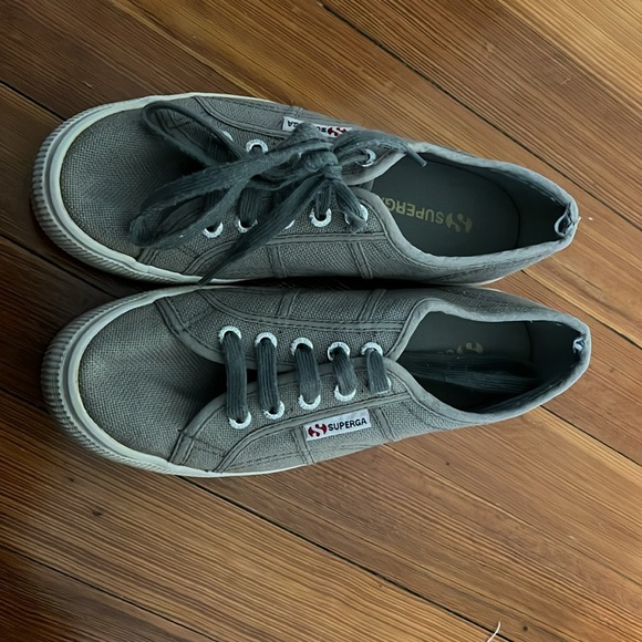 Superga Platform Gray Sneakers.  Size 37 (7).  Good condition. - Picture 2 of 6